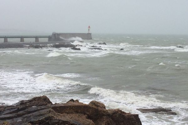 De fortes rafales souffleront sur tous les départements des Pays de la Loire lors du passage de la dépression Gérard. • © Damien Raveleau