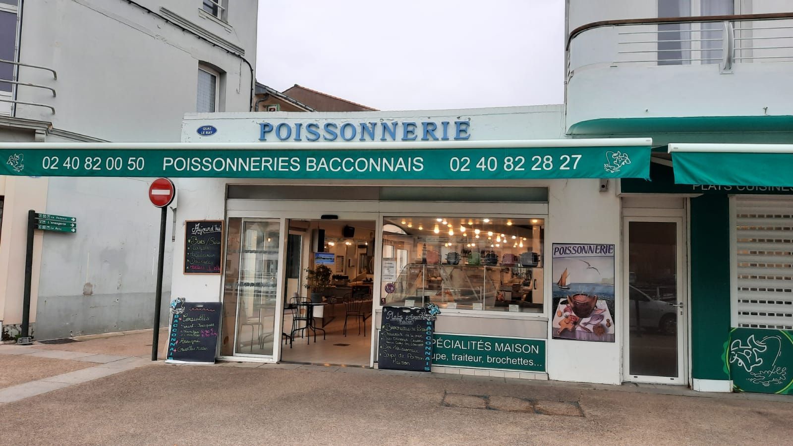 La poissonnerie présente sur le port de Pornic depuis 30 ans a connu Xynthia "pas besoin de psychoter" dit la poissonnière © Radio France - Hélène Roussel